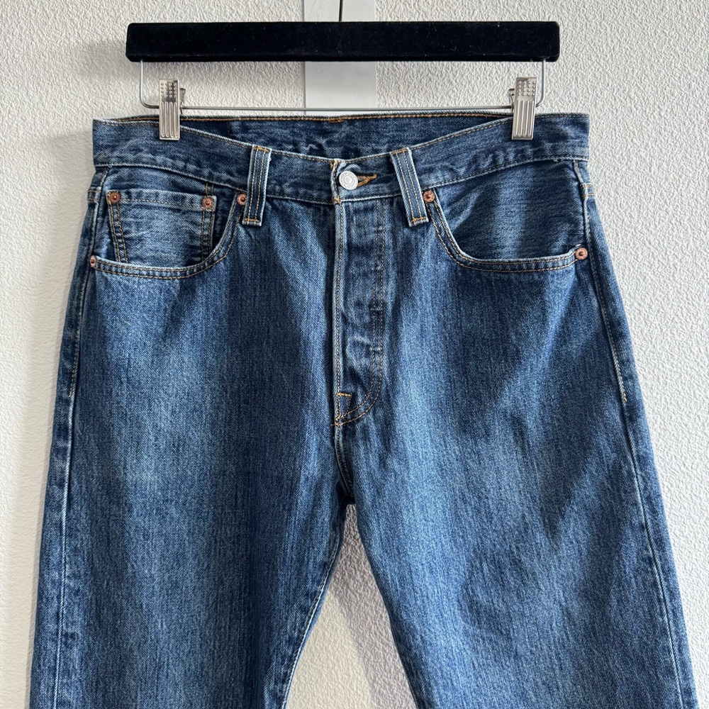 Vintage Levi’s 501 Original Fit Straight Leg Jeans Blue Denim Button Fly Classic - Picture 4 of 11
